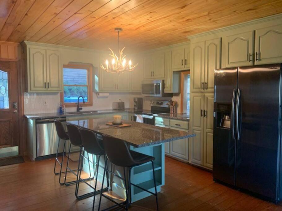 Lure Me Inn - Walk To All Resort Amenities Lake Lure Exterior foto